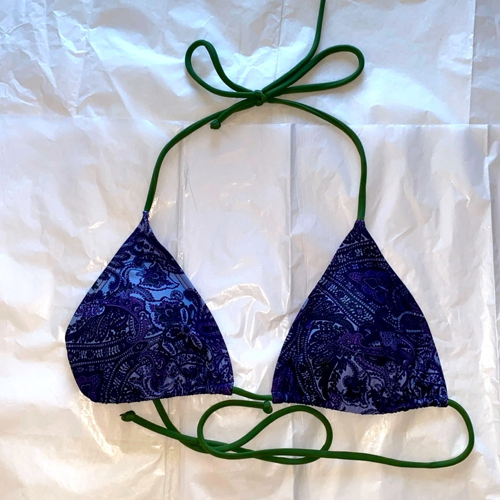 NicoNico Medium string bikini top: Purple pasley w/olive ties. Removable pads